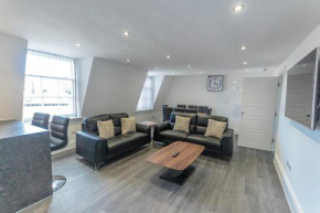 Luxury 3 bed penthouse apartment